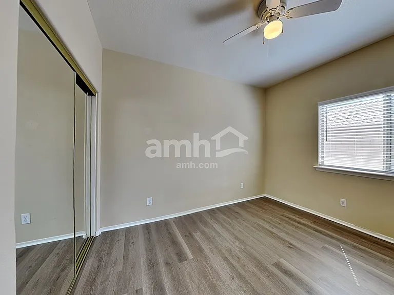11852 W Cambridge Ave — Photo 19