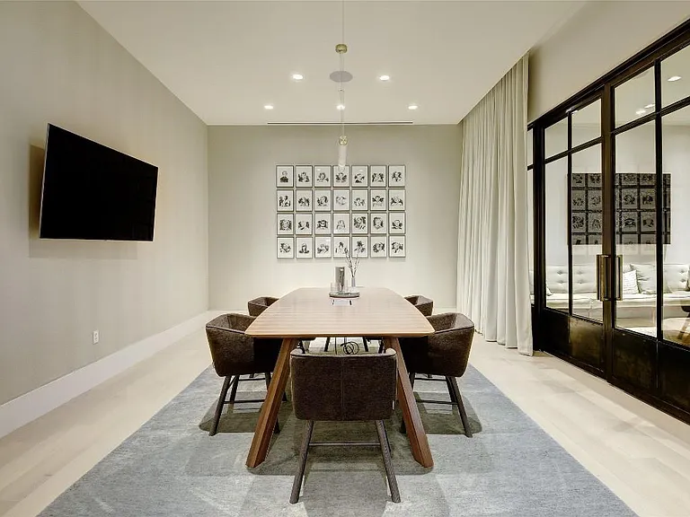 501 West Ave #703 — Photo 32