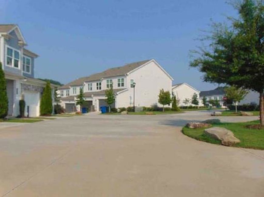 Exterior Neighborhood (street photo)