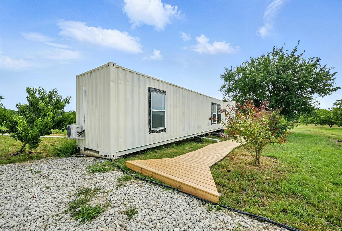 Building Photo - 9620 Country Ln