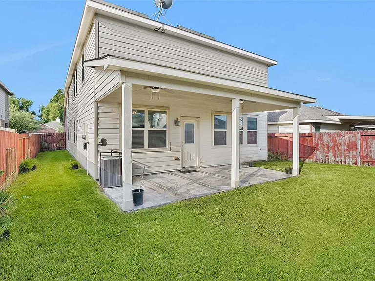 2730 Donellan Dr — Photo 29