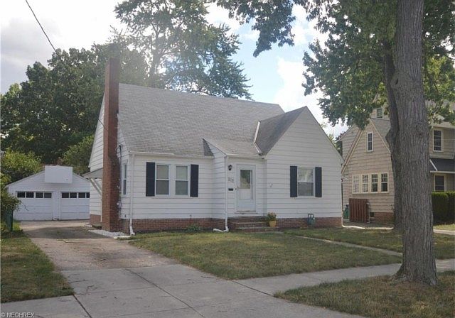 1st image of 215 Gibson St