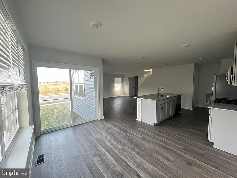 141 Charing Cross Dr — Photo 11