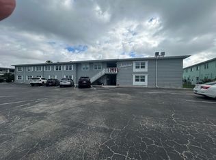 129 104th Ave APT 101, Treasure Island, FL 33706