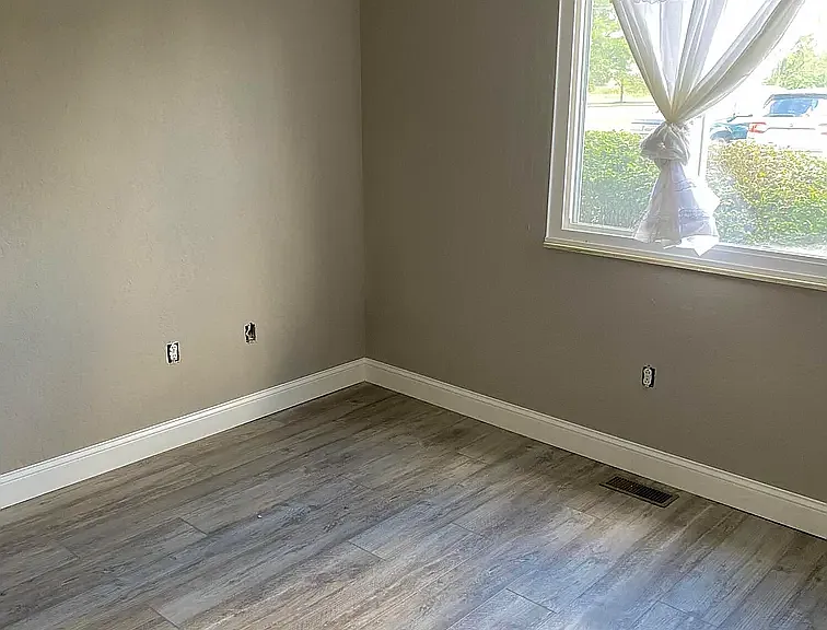 2275 N Cable Rd #6 — Photo 9