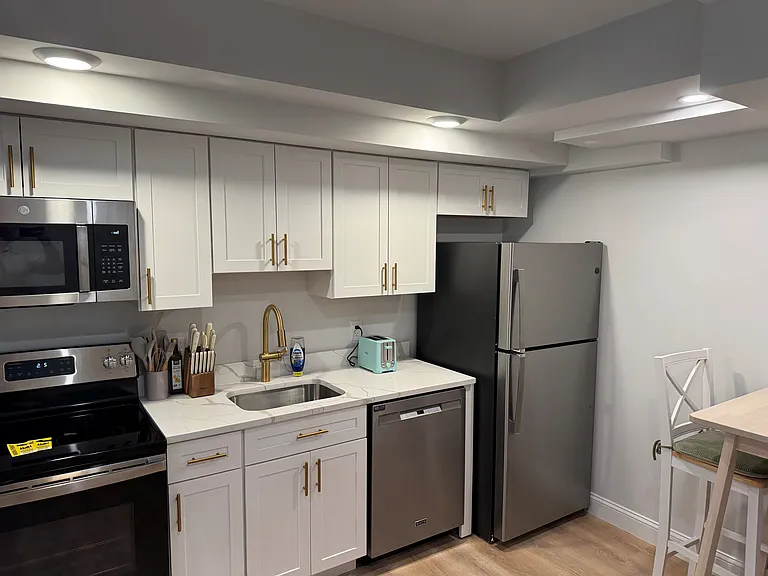 146 Main St #202 — Photo 2