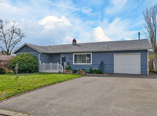 3058 Follett St, Roseburg, OR
