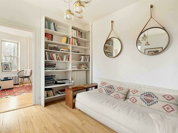 2nd image of 2 Jane St APT 5C