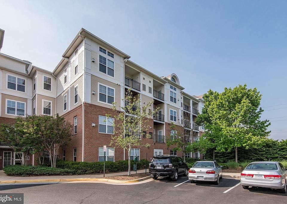 1st image of 3810 Lightfoot St Unit 401