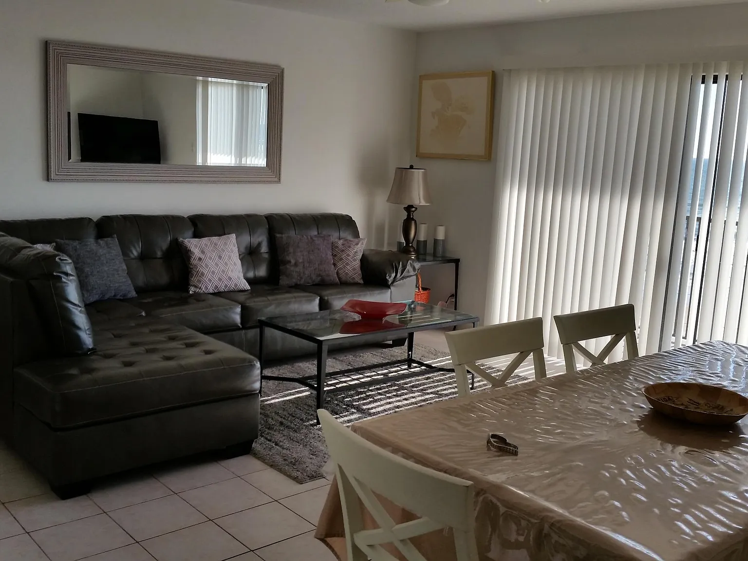 3 bed, 2.0 bath, 1415 sqft, $2,450 — Photo 3