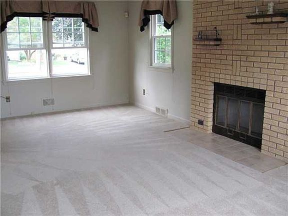 5th image of 9 Meyerhill Cir E