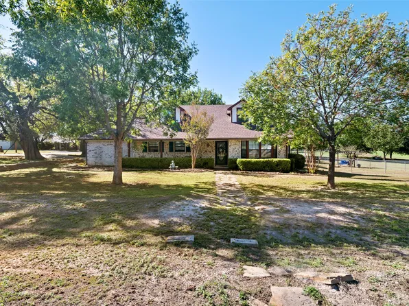 301 N Lyon St, Tom Bean, TX 75491