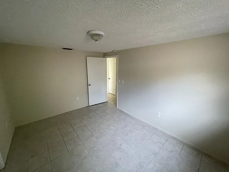 6332 Pennsylvania Ave — Photo 13
