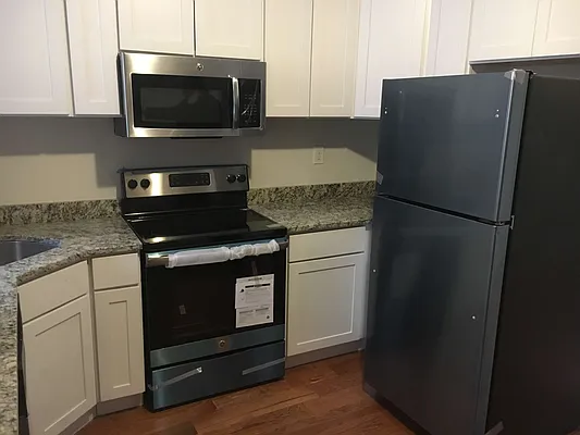 Rented by Avi Realty Manhattan | media 14