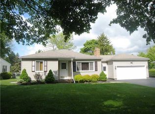 97 W Craig Hill Dr, Rochester, NY 14626