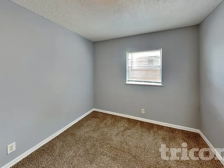 4118 W La Salle St — Photo 11