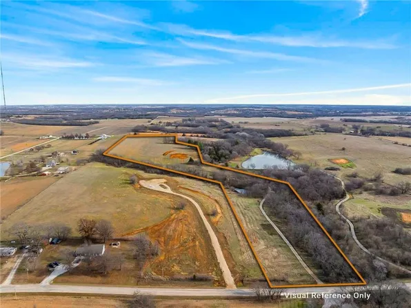 1036 E 1700th Rd, Lawrence, KS 66049