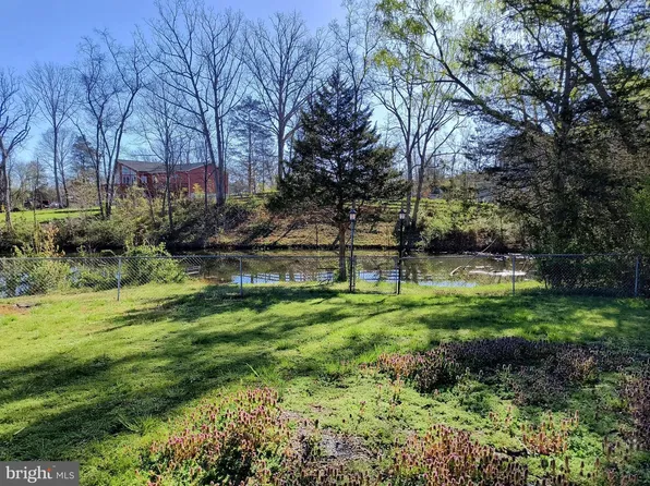 Lake Ridge Rd, Strasburg, VA 22657