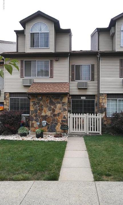 1st image of 26A Croft Ct