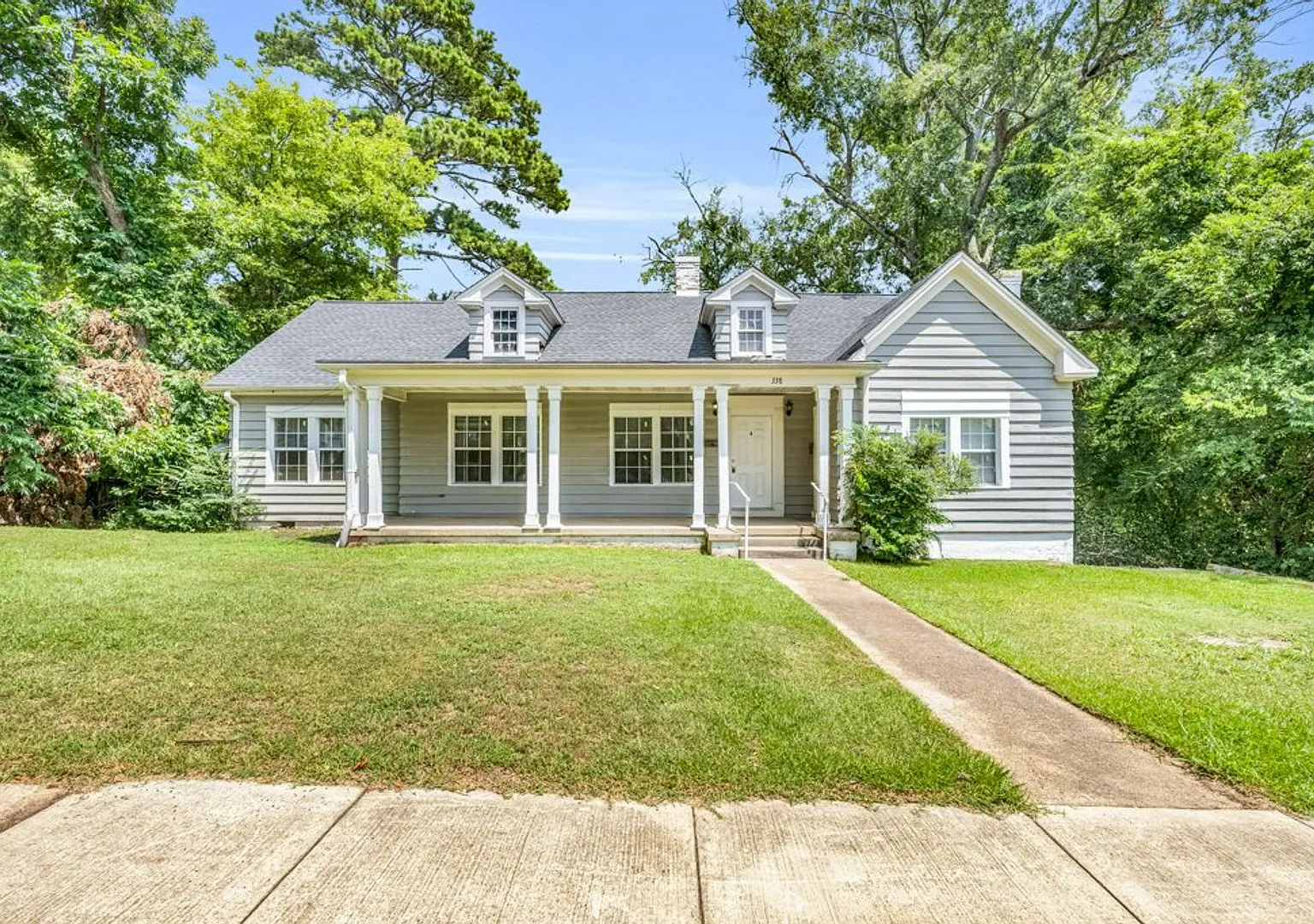 338 N Church St — Photo 1