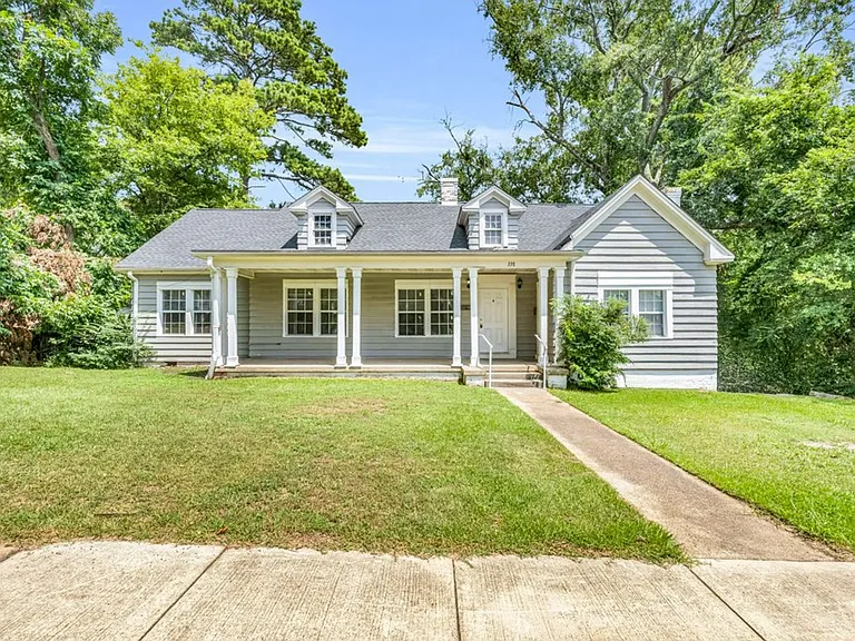 338 N Church St — Photo 1