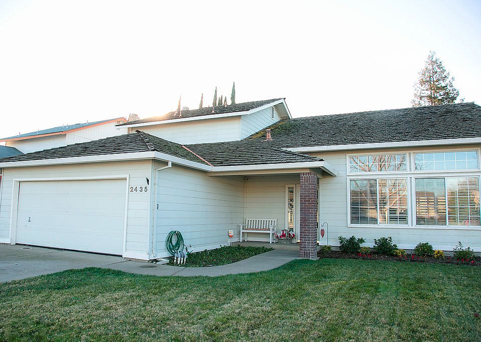 1st image of 2435 Lincoln Blvd