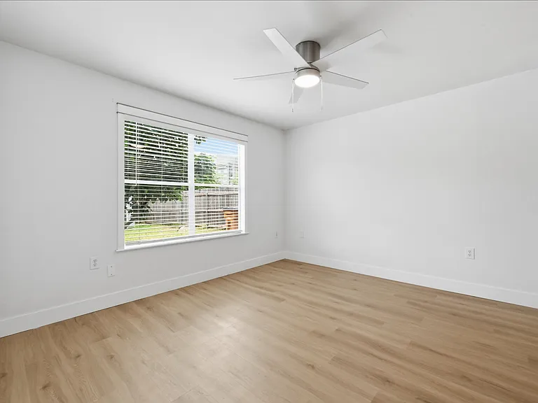 1621 Coriander Dr — Photo 14