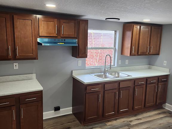 3rd image of 1246 Oakley St
