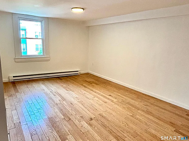 582 Main St — Photo 10
