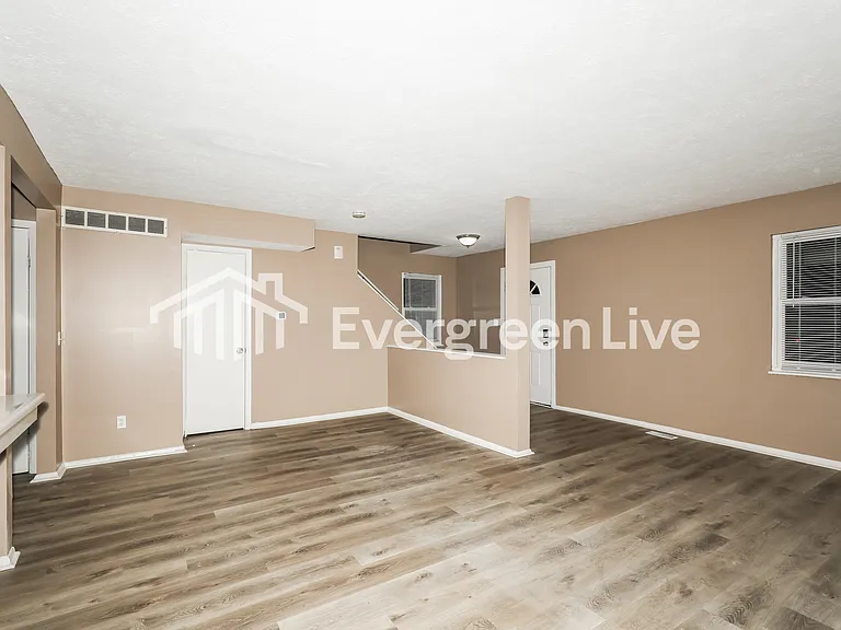 4635 N Sadlier Dr — Photo 3