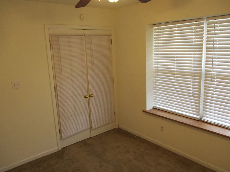 1725-1727 Louise Cir — Photo 32