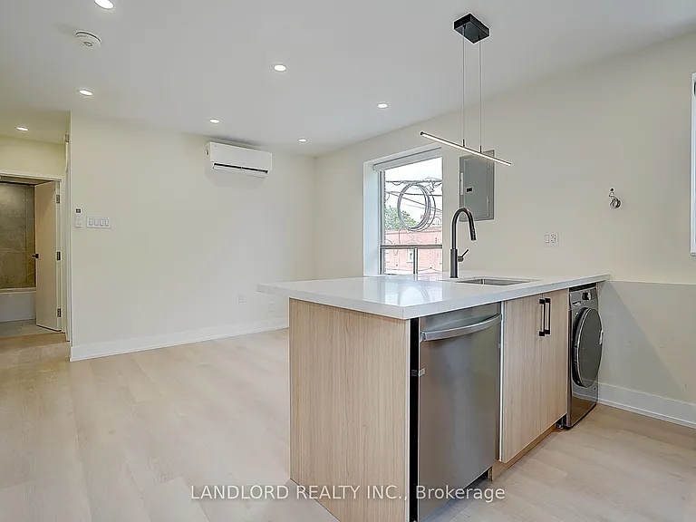 240 Durie St #201 — Photo 16