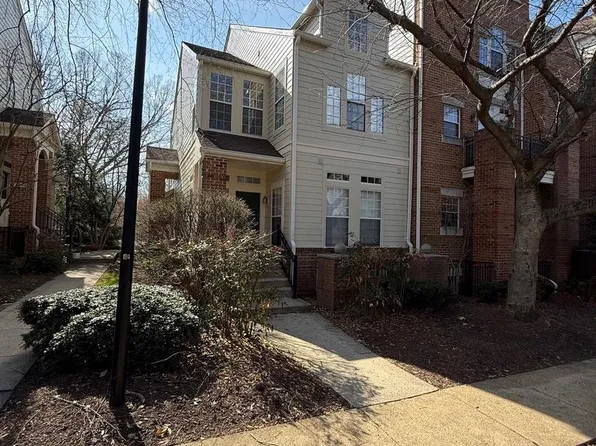 1342 Garden Wall Cir #503, Reston, VA 20194
