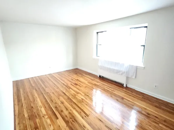87-04 218th Pl #1, Queens Village, NY 11427