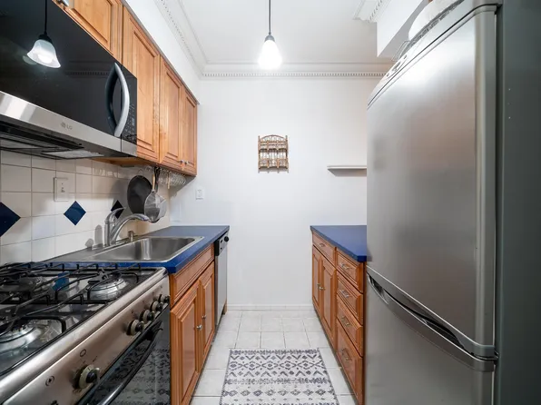 278 Monmouth Street image 4 of 25