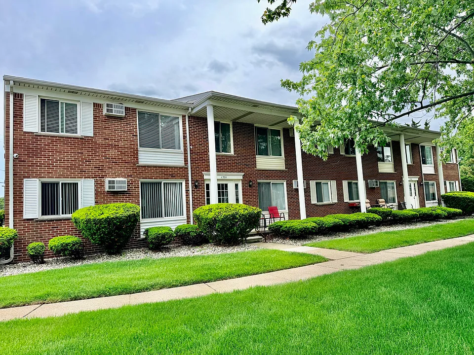1705 Charlton Rd