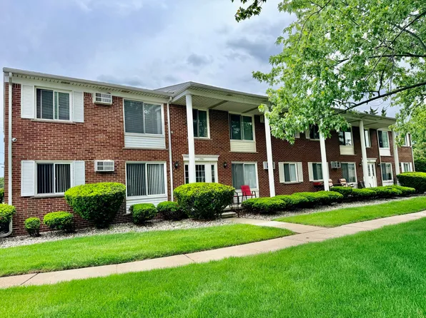1701 Charlton Rd, Trenton, MI 48183