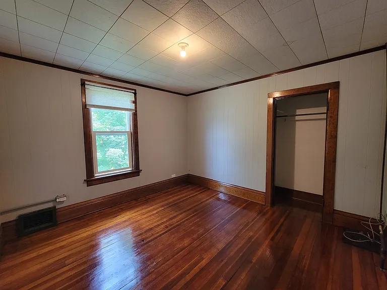 305 Washington St — Photo 14