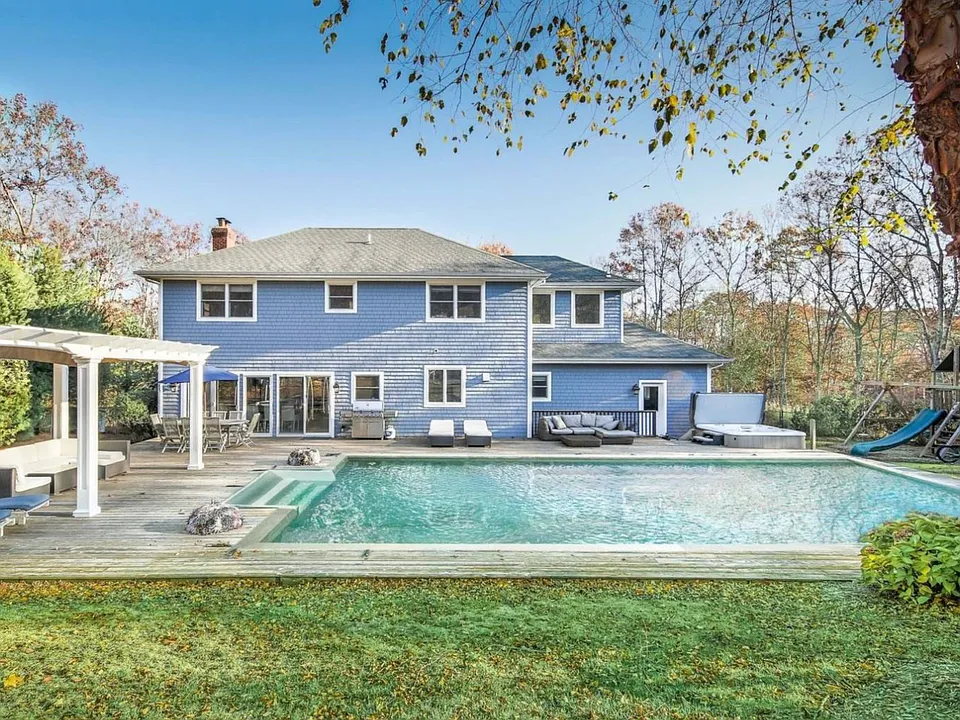 367 E Hampton Sag Harbor Tpke