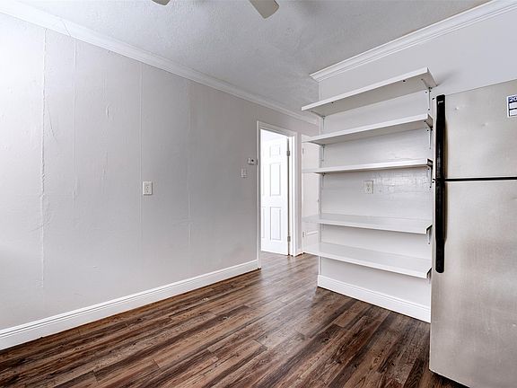 3rd image of 1209 Cabell St