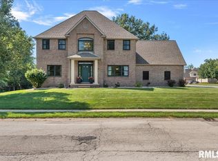 28 Woodland Trl, Rochester, IL 62563