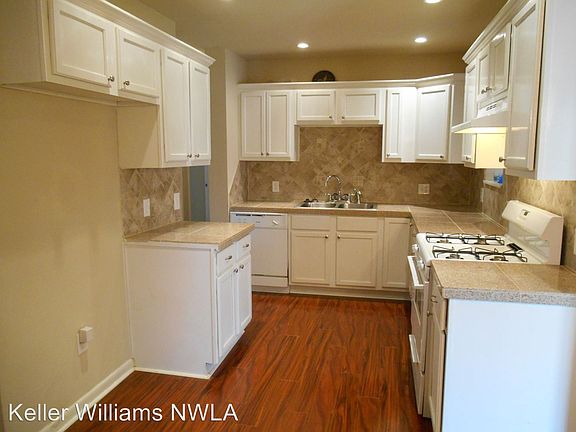 5th image of 9410 Normandie Dr