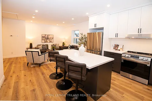 425 Dundas St #202 Photo 1