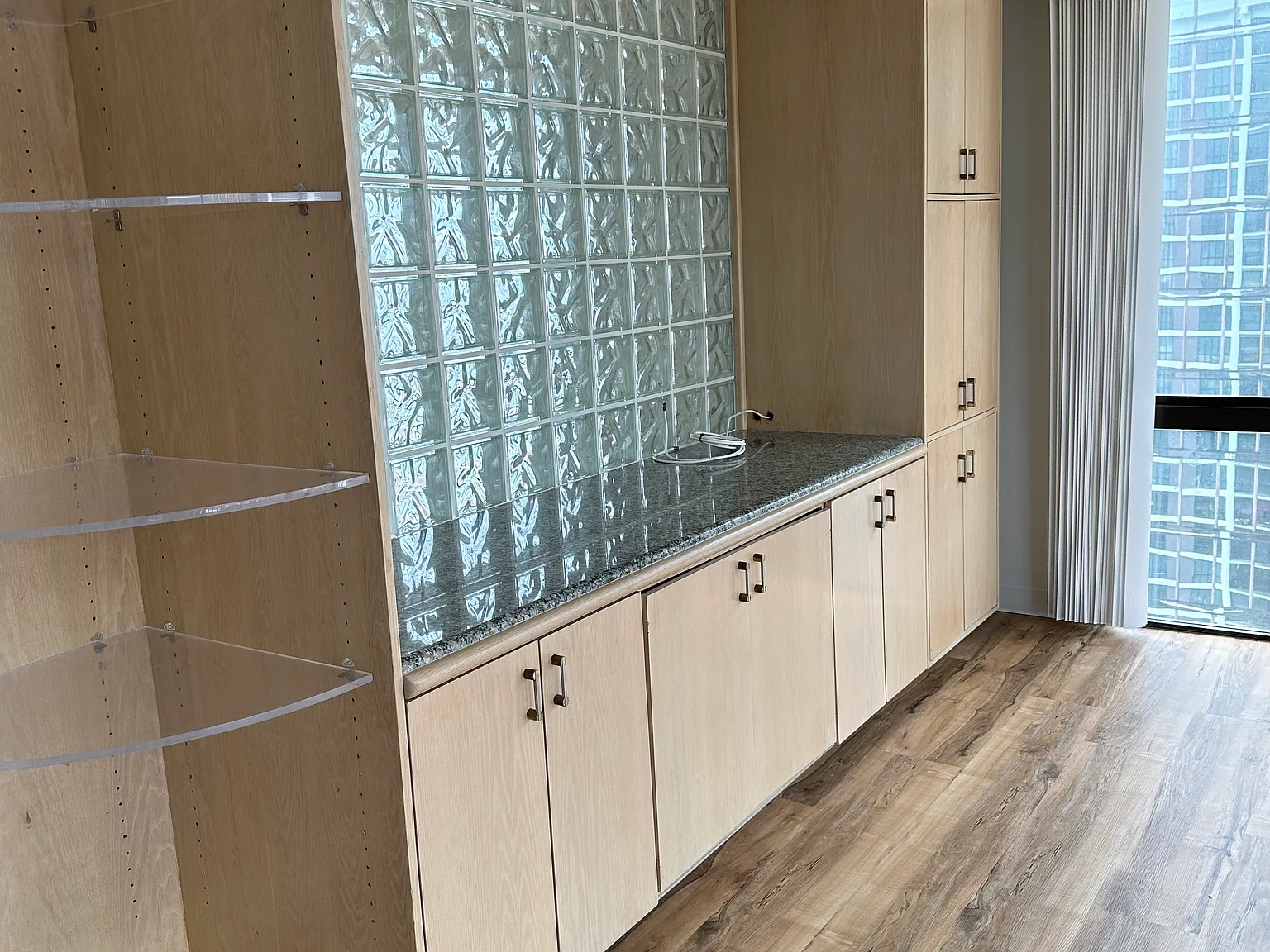 2 bed, 1014 sqft, $3,600 — Photo 3