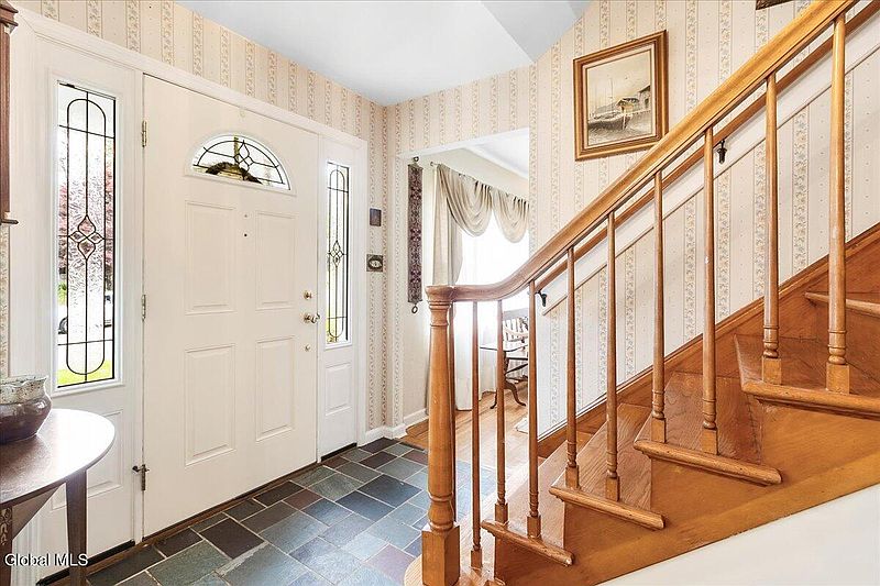 3rd image of 42 Pheasant Ridge Drive