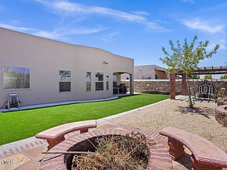 3749 Loma Adriana Dr — Photo 27