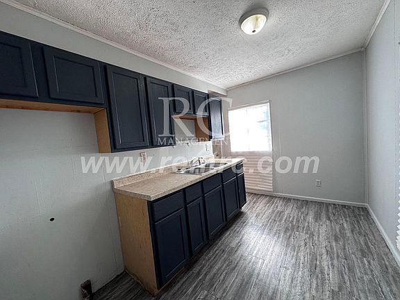 2nd image of 503 Plum St