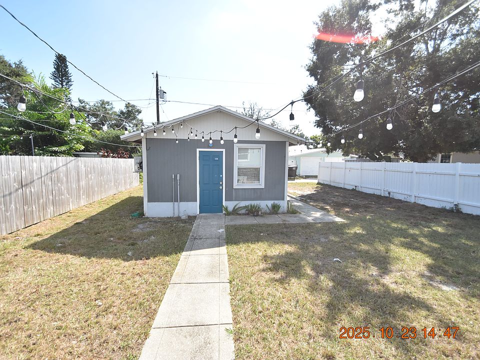 1st image of 4520 1/2 Burlington Ave N