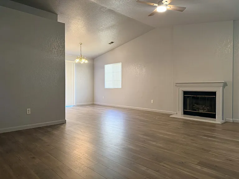 520 Saint Teresa Ct — Photo 4