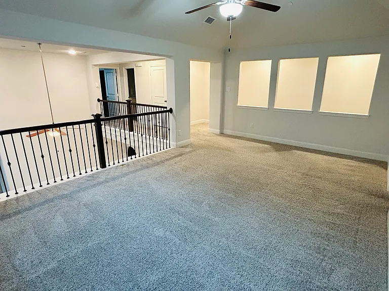 1045 Drew Ln — Photo 8
